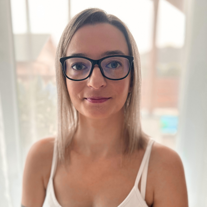 Juhász Erika Grafikus